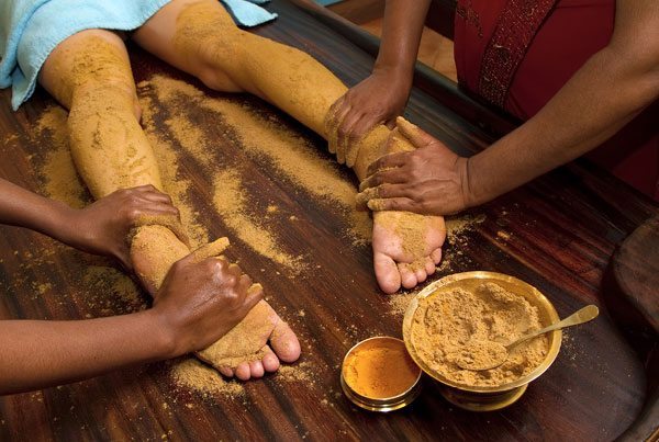 What is Udwarthanam and How It Enhances Detox and Joint Mobility